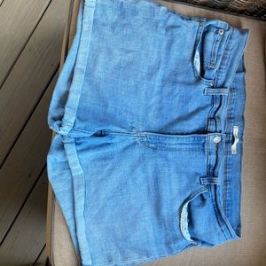 Mid-Length Levi’s Blue Jeans Shorts